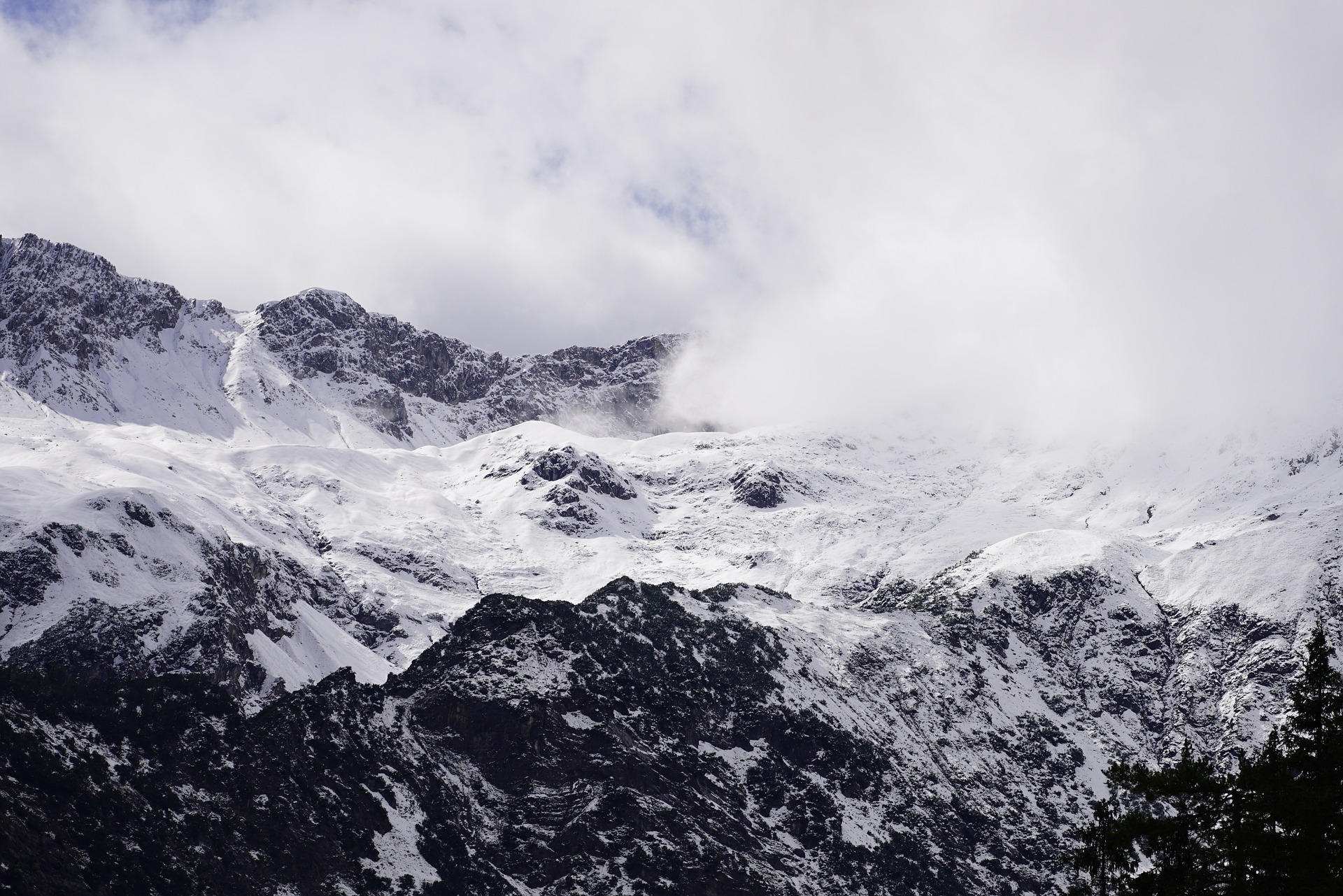 1673222890782146.jpg mountain-geec3bcd7e_1920.jpg